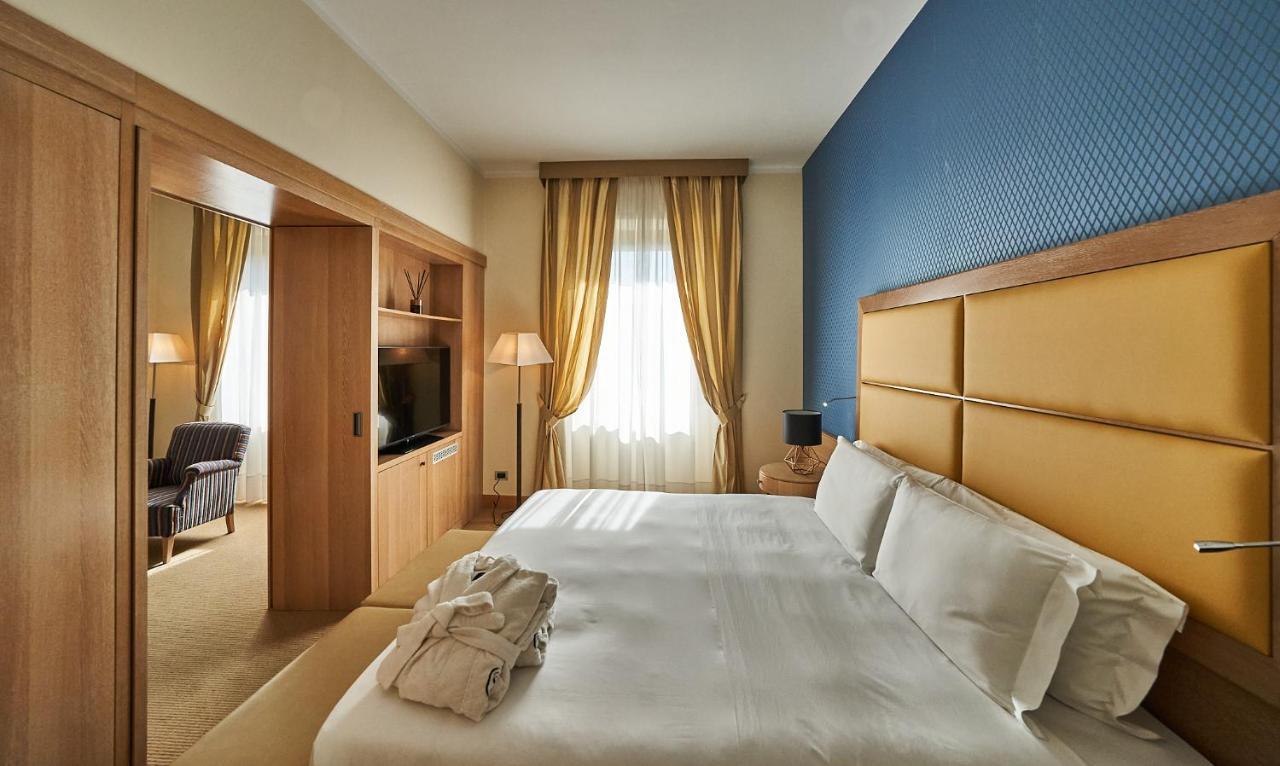 Hotel Astoria ビエッラ エクステリア 写真