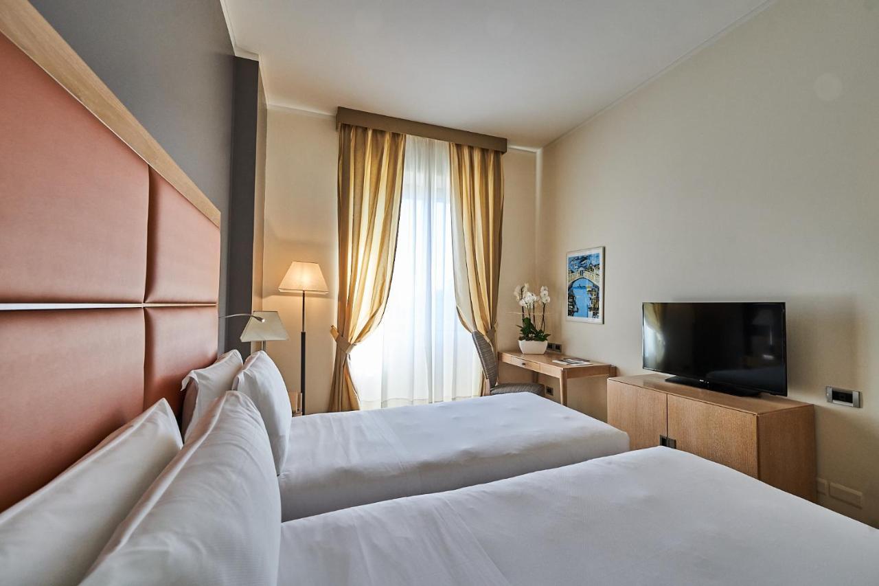 Hotel Astoria ビエッラ エクステリア 写真